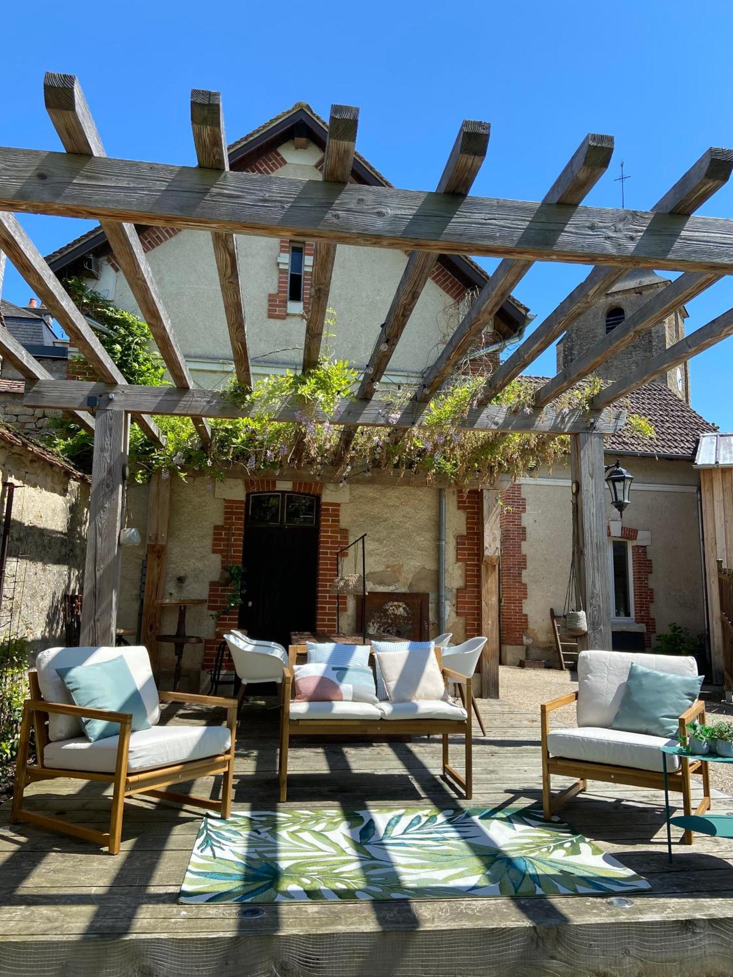 Pool House-L'Hirondelle De Sermizelles- Grand Jardin, Calme Et Nature Aux Portes Du Morvan Eksteriør billede